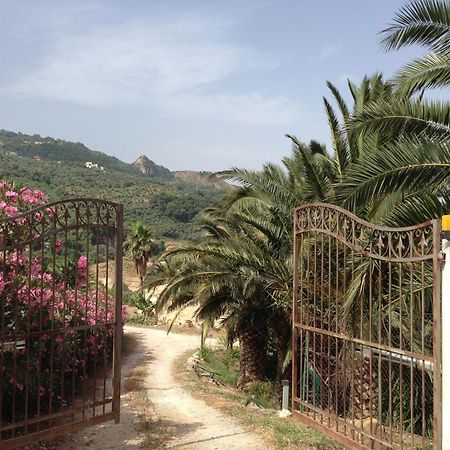 Giardino Di Sicilia Casa de hóspedes SantʼAgata di Militello Exterior foto